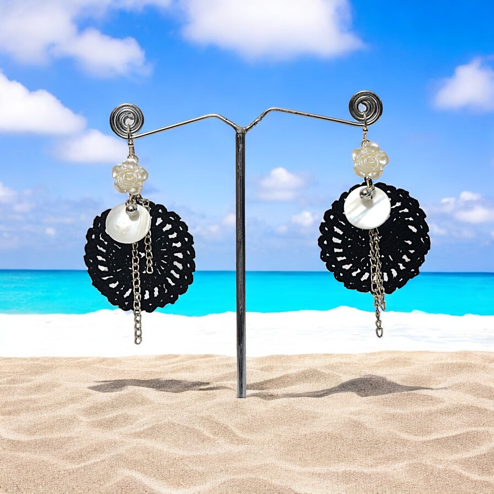 TrendyCraft Crochet Shell Dangler Earrings for Women & Girls, Lightweight Bohemian Seashell Design, Perfect for Casual & Formal Occasions, Exquisite Craftsmanship, 7cm x 4.2cm x 0.3cm