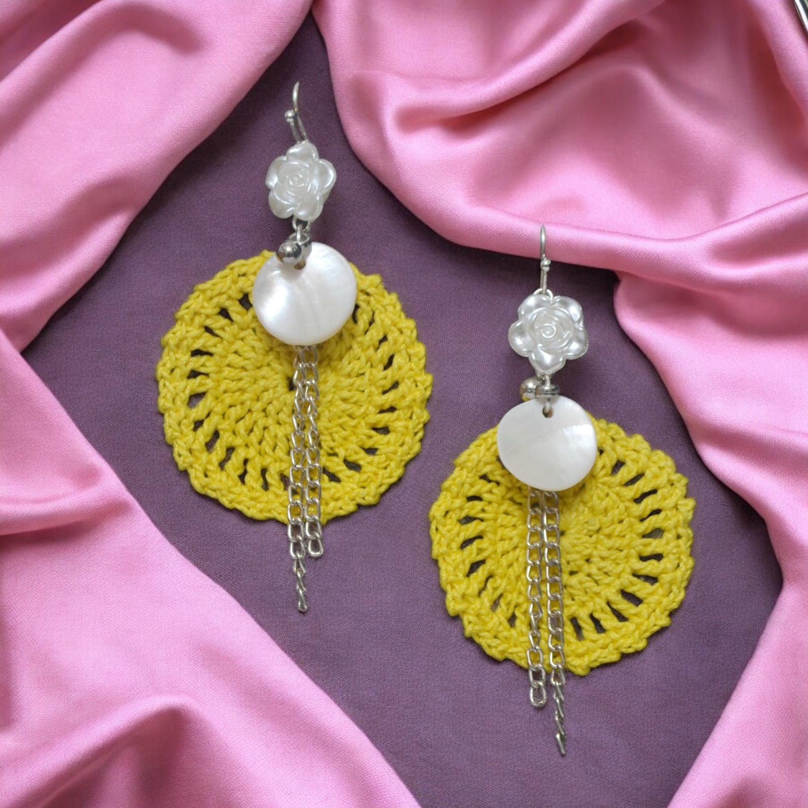 TrendyCraft Crochet Shell Dangler Earrings for Women & Girls, Lightweight Bohemian Seashell Design, Perfect for Casual & Formal Occasions, Exquisite Craftsmanship, 7cm x 4.2cm x 0.3cm